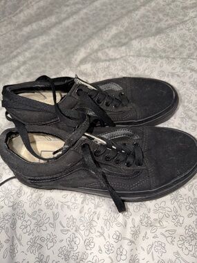 Classic Black Canvas Low-Top Vans
